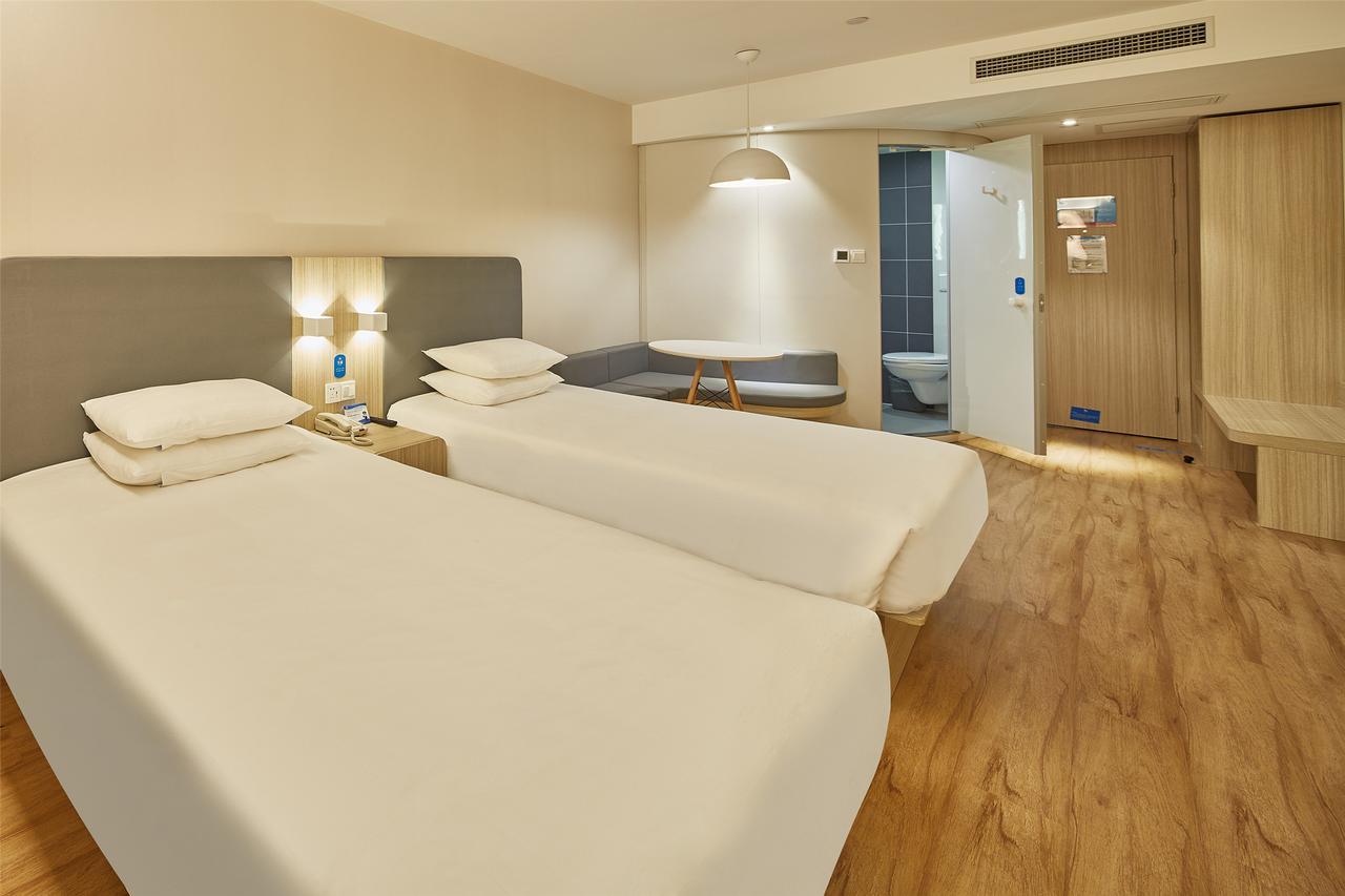 Hanting Express Changxing Island Phoenix Town Shanghai Exterior photo